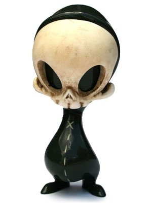 Mini Skelve figure by Brandt Peters X Kathie Olivas, produced by Circus Posterus. Front view.