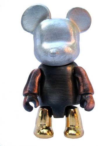 Metal Qee  figure, produced by Fully Visual. Front view.