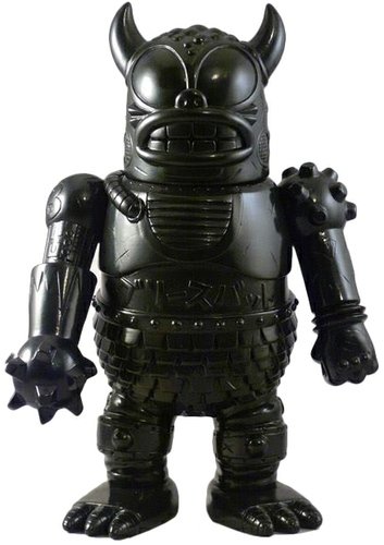 Mecha Greasebat - Mechanized Greasebat (Heavy Armored) figure by Jeff Lamm, produced by Monster Worship. Front view.