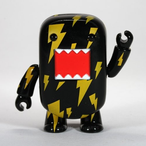 Thunderbolt Domo Qee figure by Dark Horse Comics, produced by Toy2R. Front view.