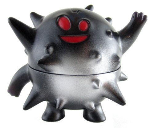 Blowfish figure by Brian Flynn, produced by Super7. Front view.