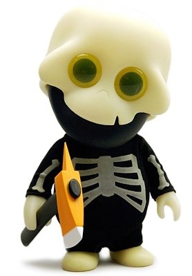 Chipp S3 - Halloween Skelsuit figure by Ferg, produced by Playge. Front view.
