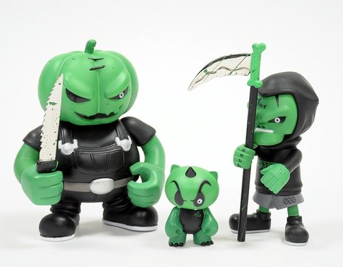 Dark Side Kids - Green Edition figure by Steven Lee, produced by Toy2R. Front view.
