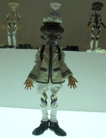 Inochi - ED3 - Bob figure by Takashi Murakami, produced by Medicomtoy. Front view.