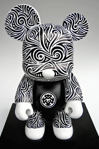 Tattoo Bear Qee figure by Dhm, produced by Toy2R. Front view.