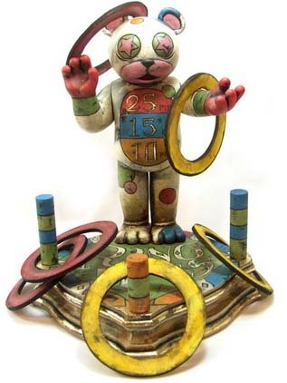 Ring Toss Bear figure by Leecifer. Front view.