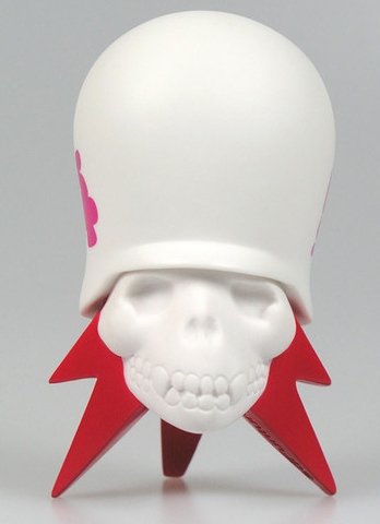 Skull (Chase) figure by Flying Fortress, produced by Adfunture. Front view.