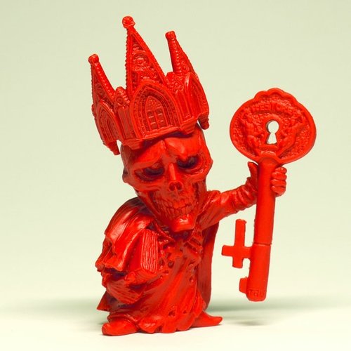 Kingdom Mind - Red figure by Junnosuke Abe, produced by Restore. Front view.