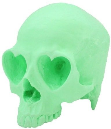 Heart Skull figure by Ron English, produced by Popaganda. Front view.