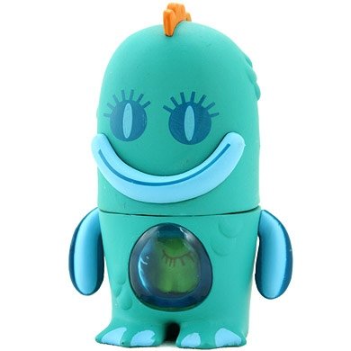 SkeeJee (chase)  figure by Peskimo, produced by Kidrobot. Front view.