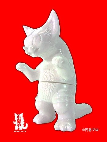 Nekogomora Unpainted figure by Konatsu, produced by Konatsuya. Front view.