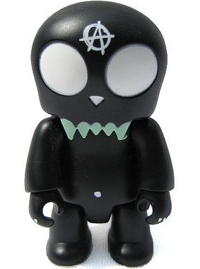 Anarchy Qee figure by Frank Kozik, produced by Toy2R. Front view.
