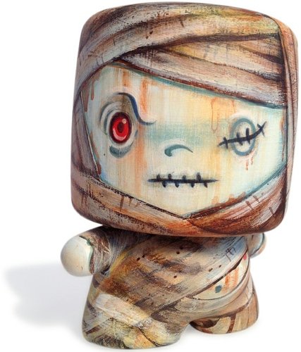 Marshmummy figure by 64 Colors. Front view.