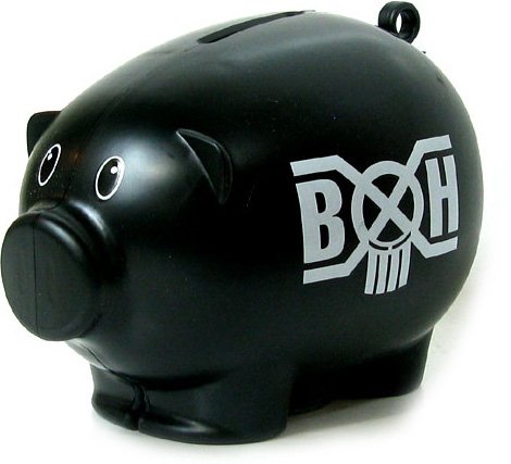 BxH Pig Bank figure by Hikaru Iwanaga, produced by Bounty Hunter (Bxh). Front view.