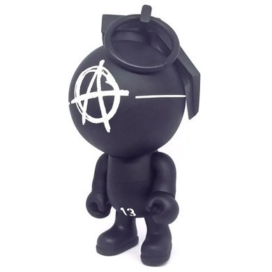 Anarchy Nade figure by Frank Kozik, produced by Jamungo. Front view.