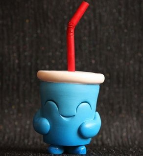 Sippy Shortstraw - NYCC 2013 figure by Ume Toys (Richard Page), produced by Ume Toys. Front view.