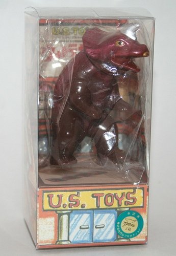 Aguila figure, produced by Us Toys. Front view.