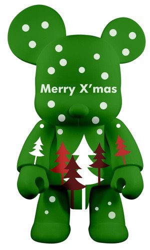 Xmas Bear Qee - Green Version figure by Toy2R, produced by Toy2R. Front view.