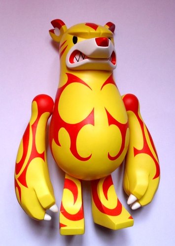 Knuckle Bear TR Tatoo figure by Touma, produced by Wonderwall. Front view.