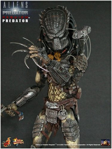 AvP Requiem - Wolf Predator figure, produced by Hot Toys. Front view.