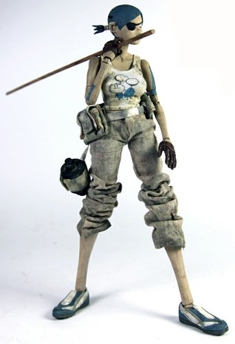 Queeny figure by Ashley Wood, produced by Threea. Front view.