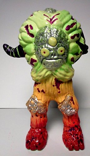 Omnitron - Wormasite Mutation figure by Acolorfulmonster. Front view.