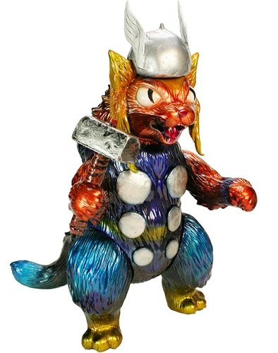 Thor-Cat figure by Mark Nagata. Front view.