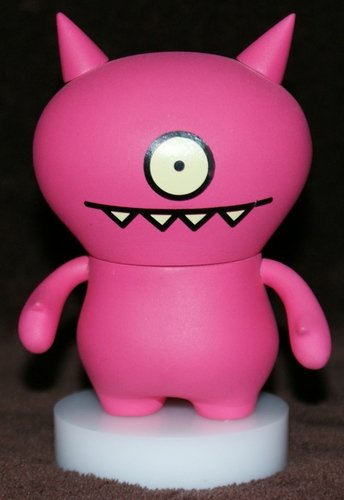 Uglydoll Uglydog figure by David Horvath X Sun-Min Kim, produced by Critterbox. Front view.
