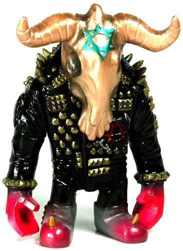 NoFuture - TAG Exclusive figure by Kenth Toy Works, produced by Kenth Toy Works. Front view.