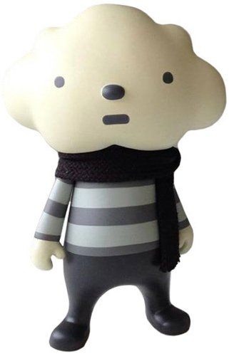 Mr. Gray Cloud figure by Fluffy House, produced by Fluffy House. Front view.