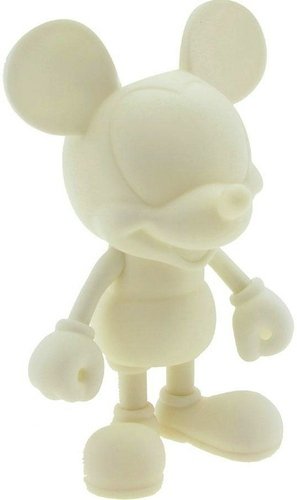 Mickey Mouse - DIY  figure by Disney, produced by Play Imaginative. Front view.