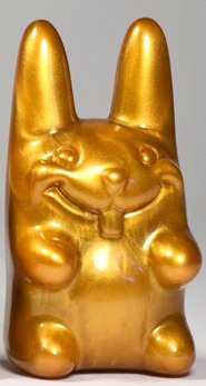easter ungummy bunny - dodgy royal gold figure by Muffinman. Front view.