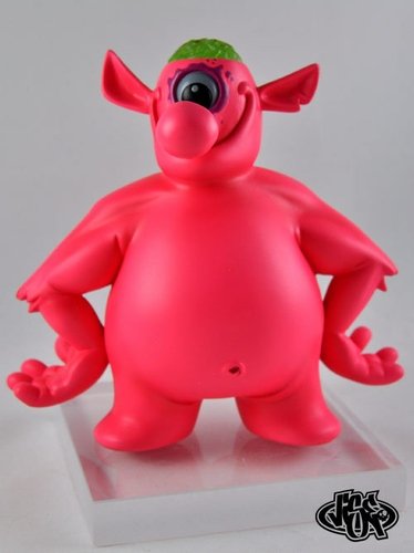 THINK PINK CELLE - Pink figure by Viseone. Front view.