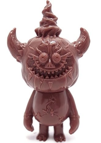 Mini Vatundoo figure by T9G, produced by Vinyl Junkies. Front view.