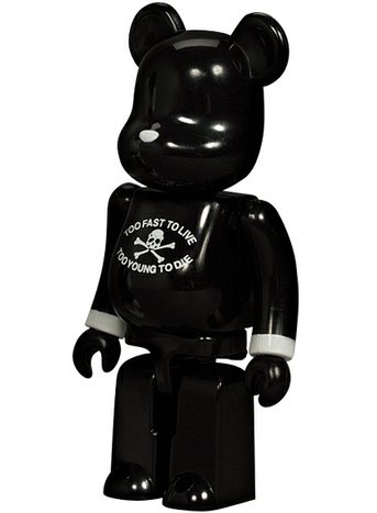 mastermind JAPAN - Artist Be@rbrick Series 9 figure by Mastermind Japan, produced by Medicom Toy. Front view.