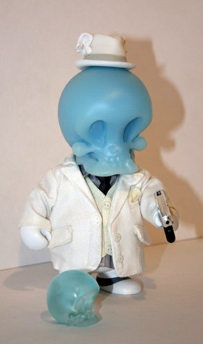 Lucky Squadt and Mini Skull figure by Brandt Peters. Front view.
