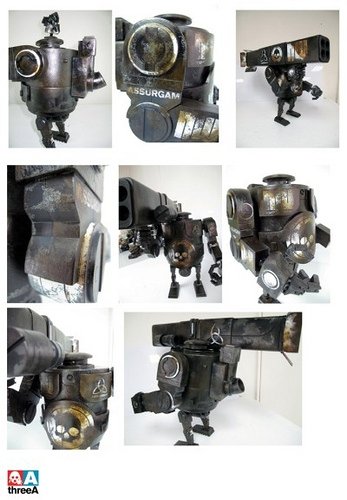 WWRP Nightwatch Bramble MK3 figure by Ashley Wood, produced by Threea. Front view.