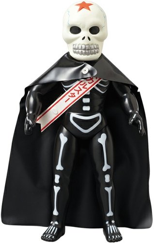 The Skull Star figure, produced by Medicom Toy. Front view.