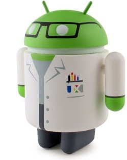 Android - UX Researcher figure by Andrew Bell, produced by Dyzplastic. Front view.