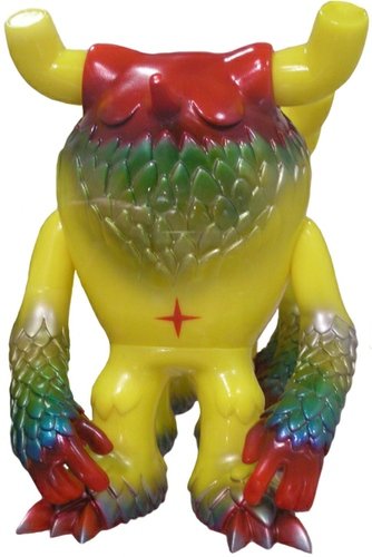 Musyubel figure by Kaijin, produced by One-Up. Front view.