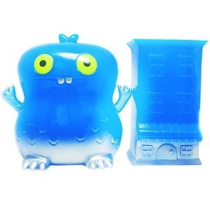Clear Babo with Cookie Shop  figure by David Horvath, produced by Intheyellow. Front view.
