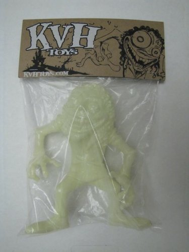 Kirk von Hammett figure by Tony Squindo, produced by Obitsu Toys. Front view.