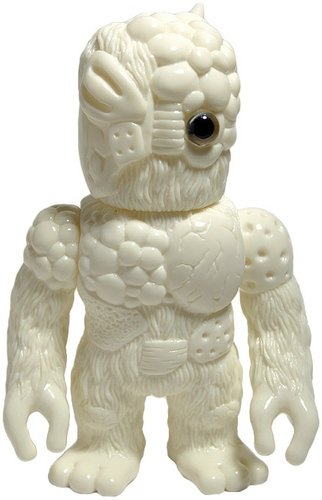 Beast Chaos - Unpainted White figure by Mori Katsura, produced by Realxhead. Front view.