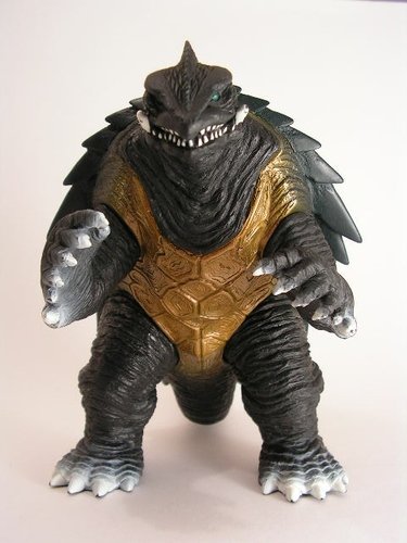 Gamera 1999 figure, produced by Bandai. Front view.