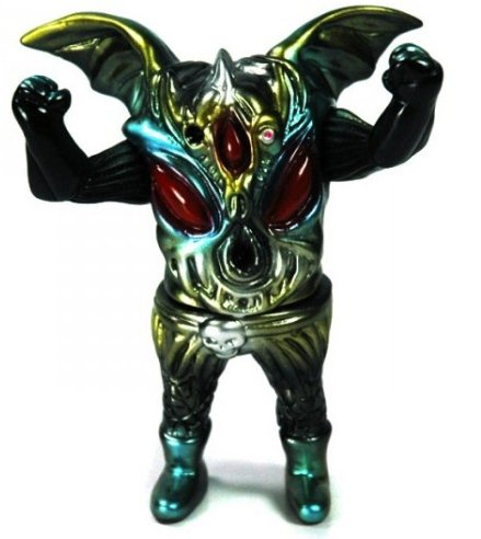 Luftkaiser - Anniversary Edition figure by Paul Kaiju, produced by Toy Art Gallery. Front view.
