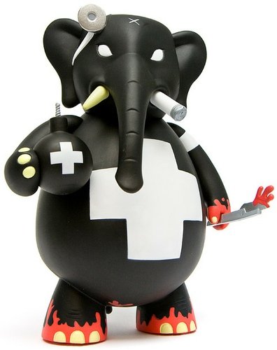 Dr. Bomb - Stealth Smorkin figure by Frank Kozik, produced by Toy2R. Front view.