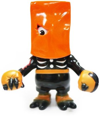 Skull BxBxB - Happy Halloween 11 figure by Balzac, produced by Secret Base. Front view.