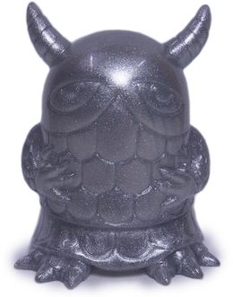 Nanashi - Glitter figure by Martin Ontiveros, produced by Gargamel. Front view.