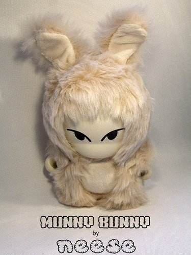Munny Bunny figure by Monsters And Mecha. Front view.