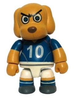 Soccer #10 figure by Steven Lee, produced by Toy2R. Front view.